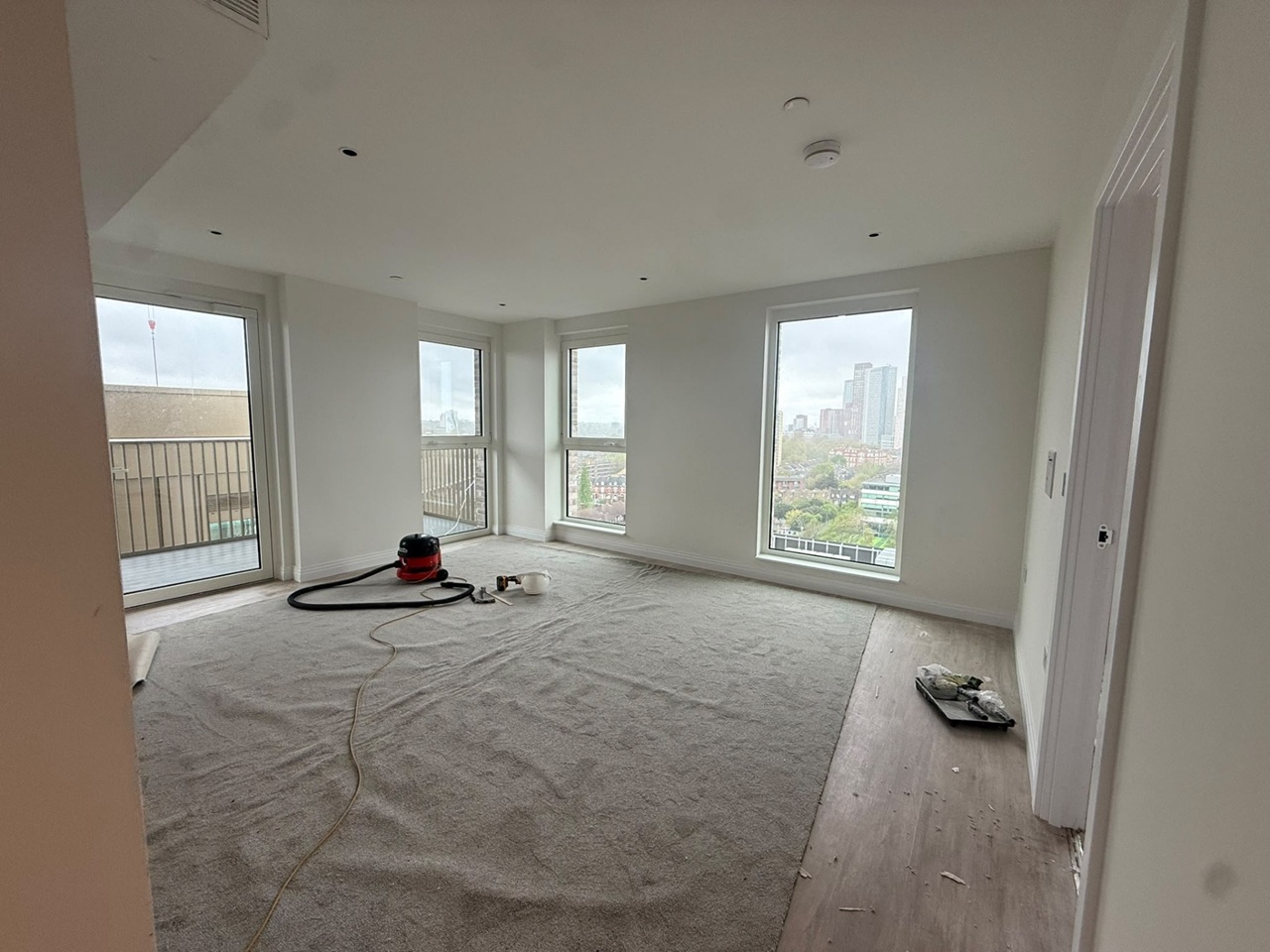 2 Bed Flat, Gasholder Place, SE11 photo 2