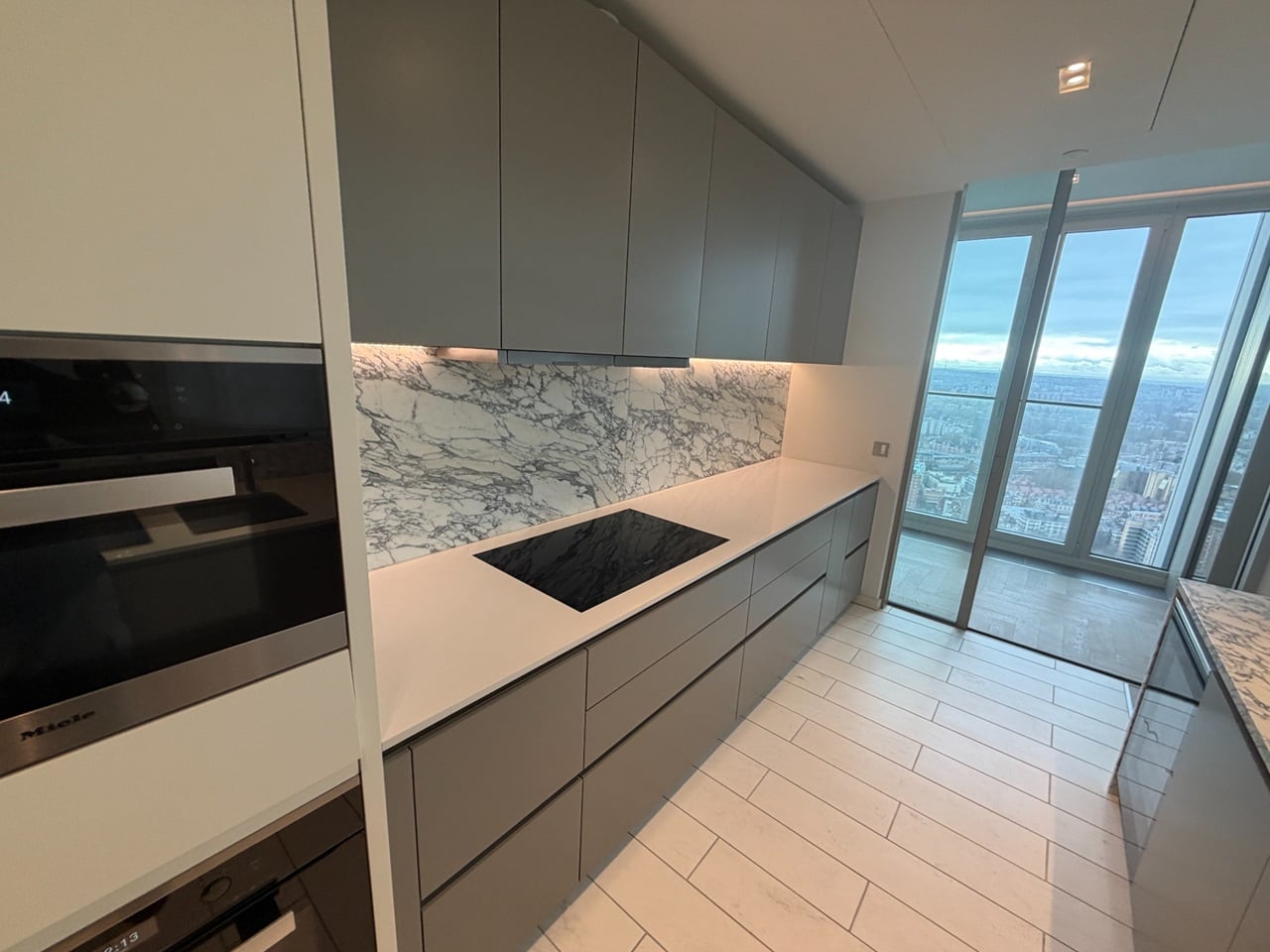 3 Bed Flat, Upper Ground, SE1 photo 4