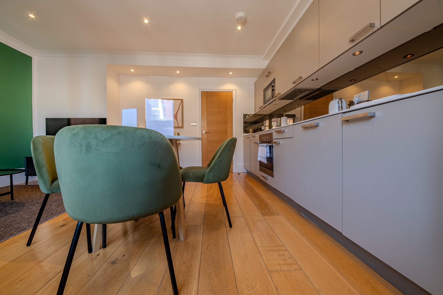 1 Bed Flat, Rupert St, W1D photo 5