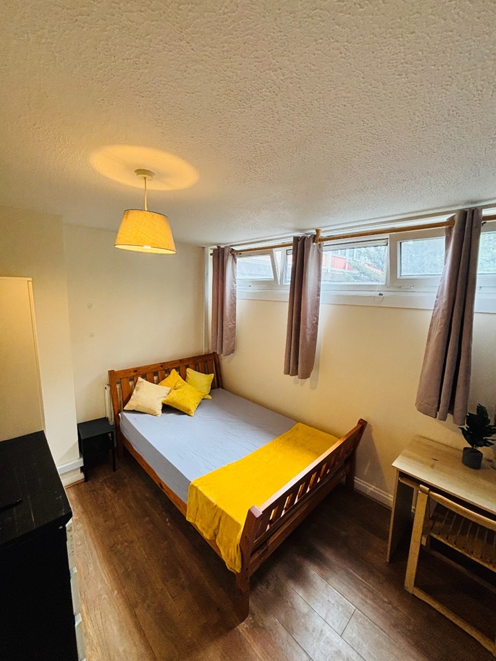 Room in a Shared Flat, Stunning Double Room In Battersea/Cl, SW11