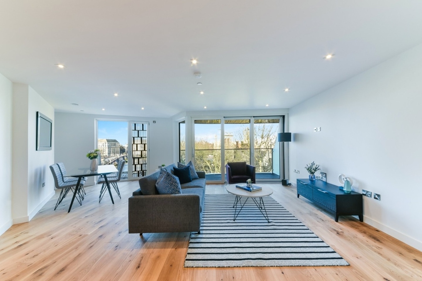 2 Bed Flat, Lambeth High Street, SE1