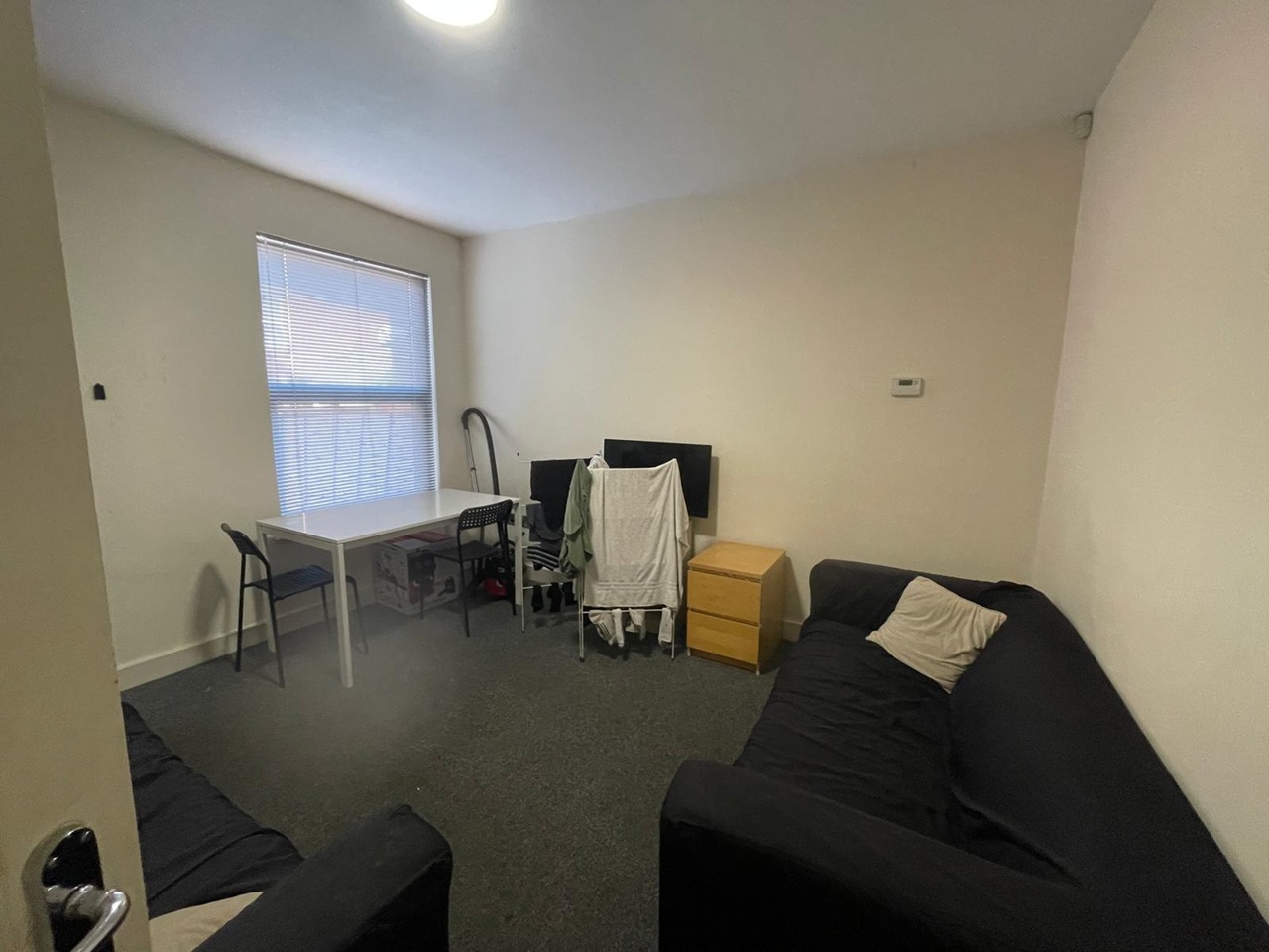 Room in a Shared House, Birrell Road, NG7 photo 3