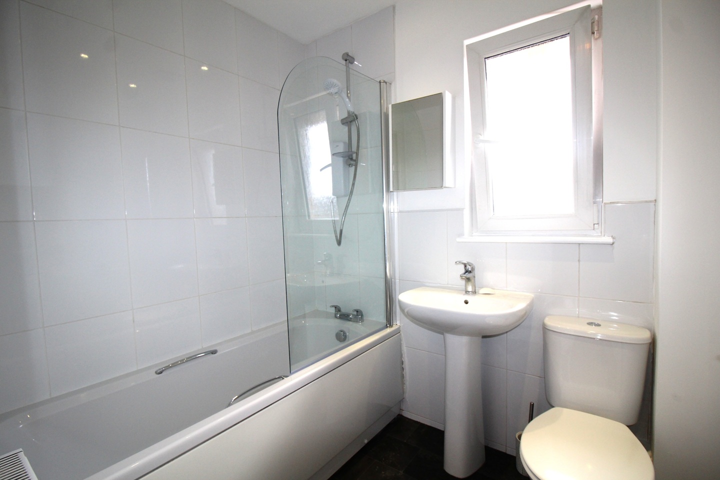 2 Bed Terraced House, Rigby Crescent, G32 photo 4