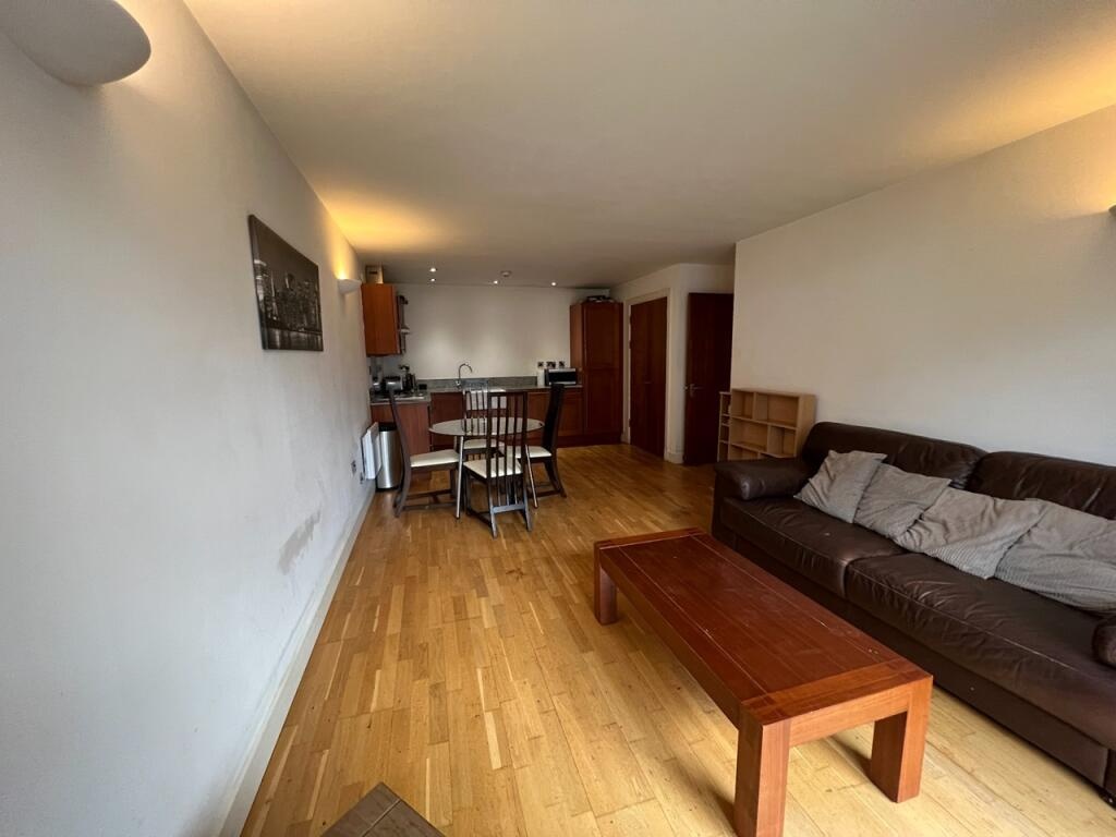 2 Bed Flat, Isaac Way, M4