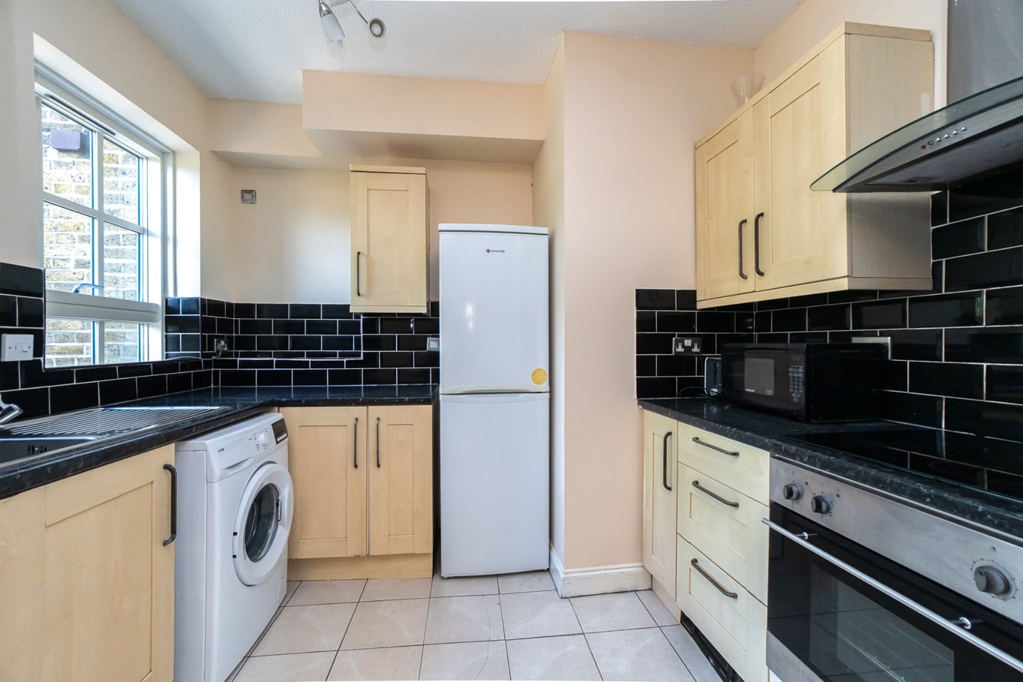 1 Bed Flat, Wilmot St, E2 photo 4