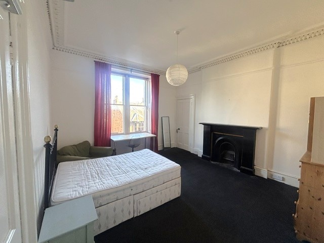 4 Bed Flat, Argyle Place, EH9 photo 3