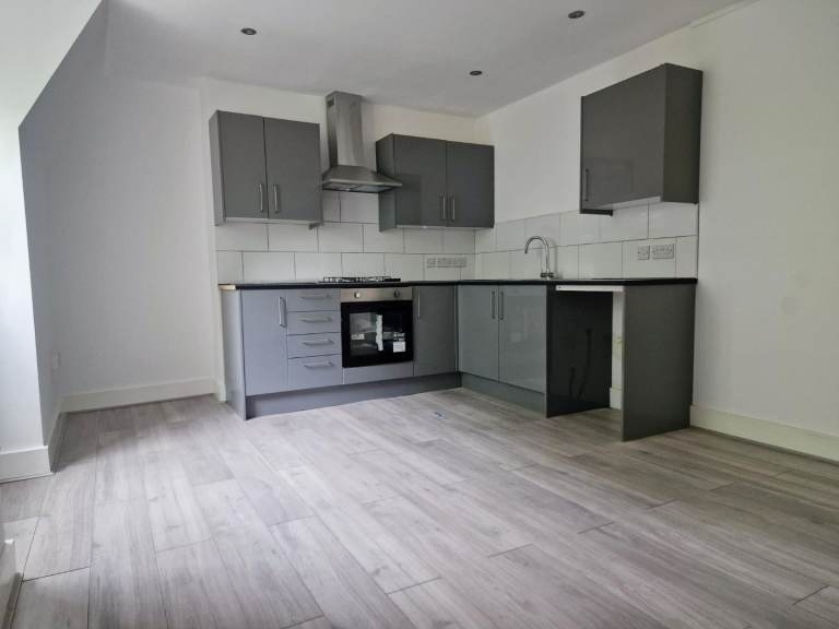 2 Bed Flat, East Dulwich Grove, SE22