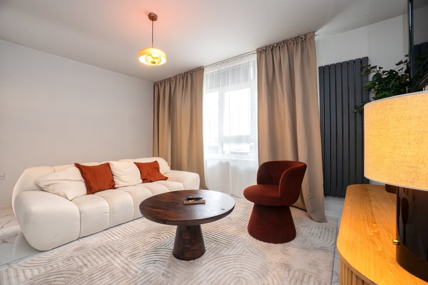 3 Bed Maisonette, Wyllen Close, E1 photo 2