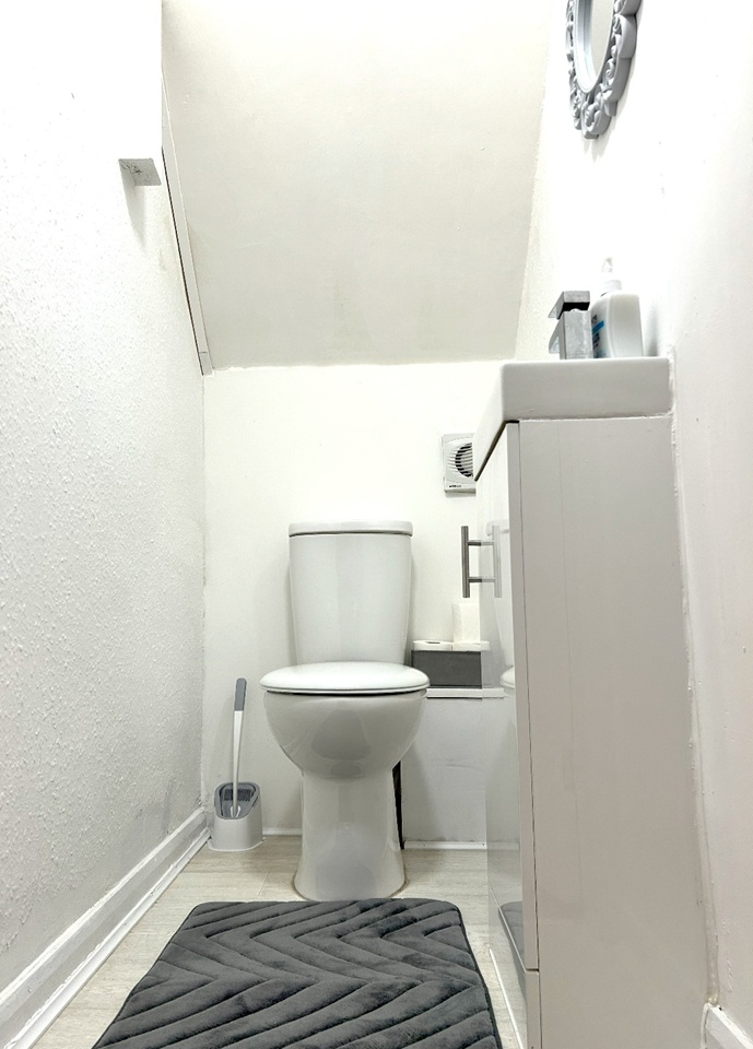 3 Bed End Terrace, Salcot Walk, M40 photo 5