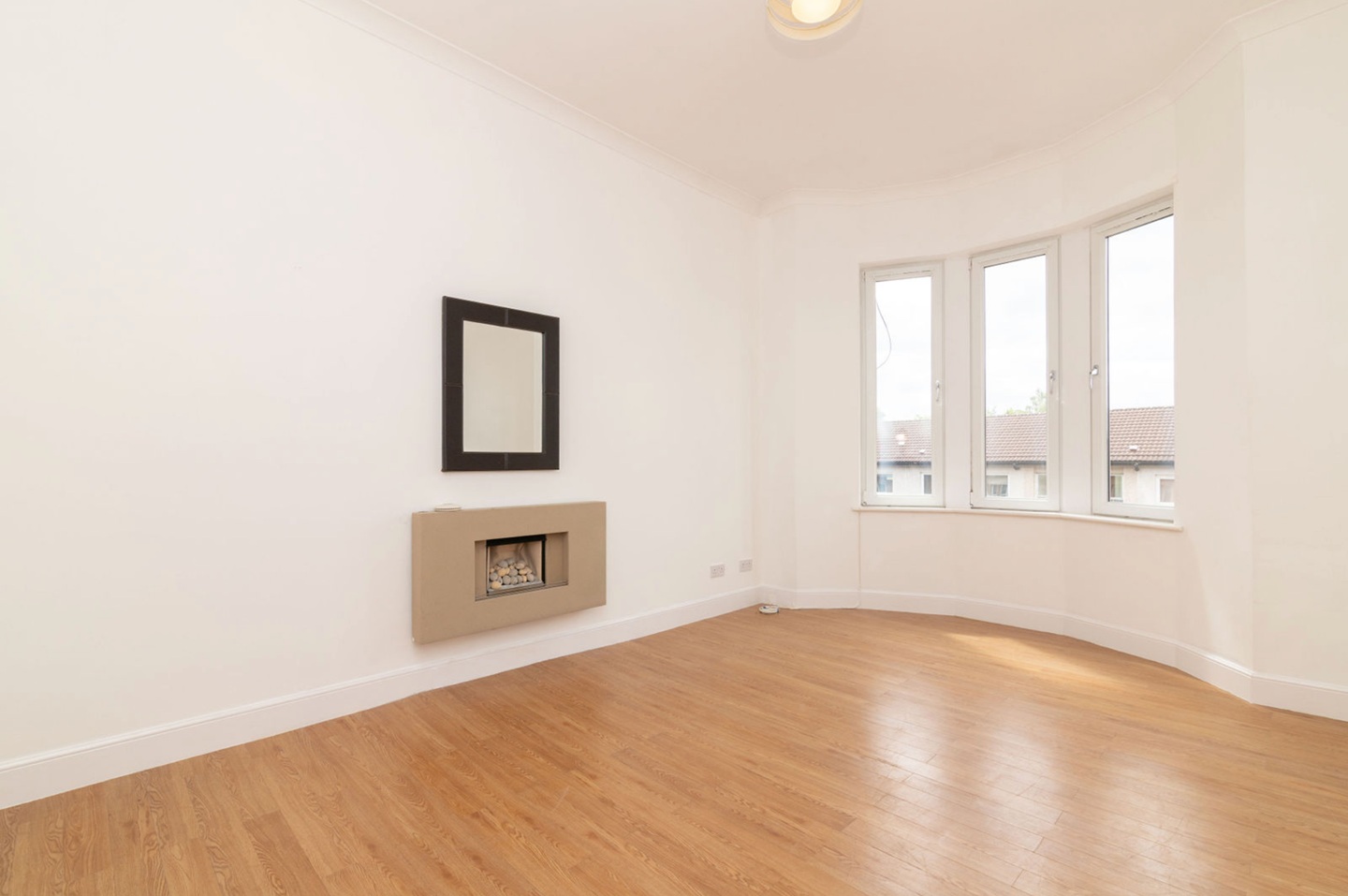 2 Bed Flat, Tantallon Road, G41 photo 3