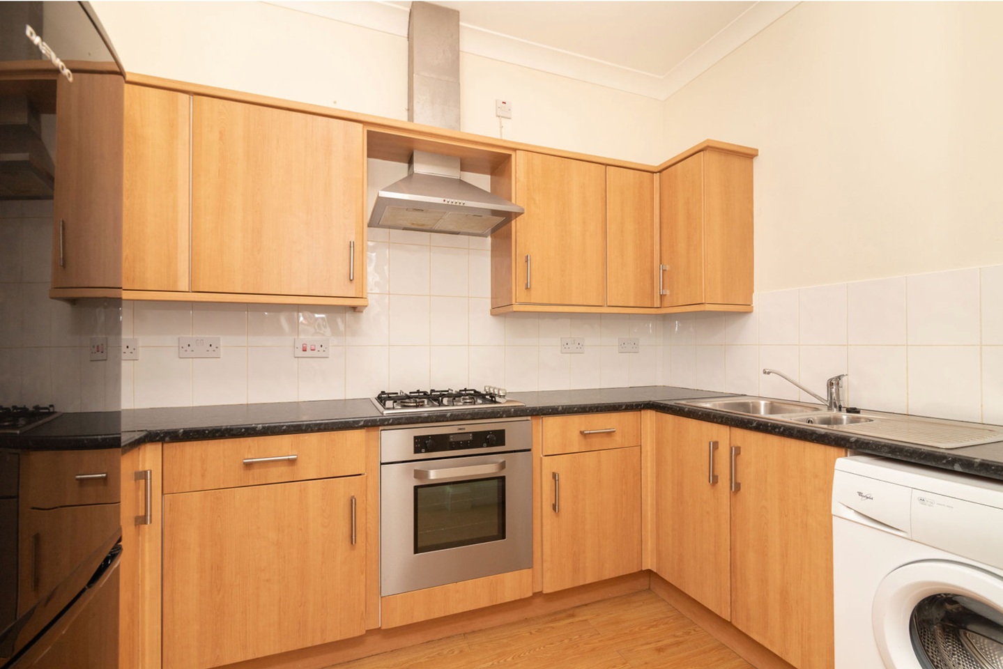 2 Bed Flat, Tantallon Road, G41 photo 5