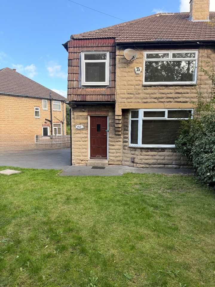 3 Bed Semi-Detached House, Buckstone Oval, LS17