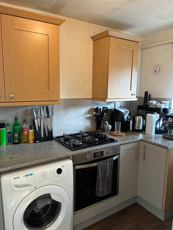1 Bed Flat, Don Phelan Close, SE5 photo 3