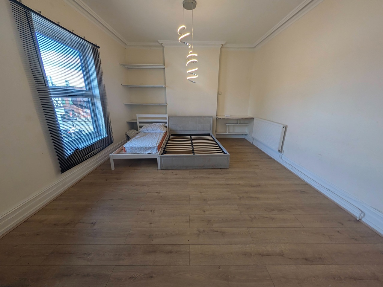 2 Bed Flat, Melton Road, LE4 photo 2
