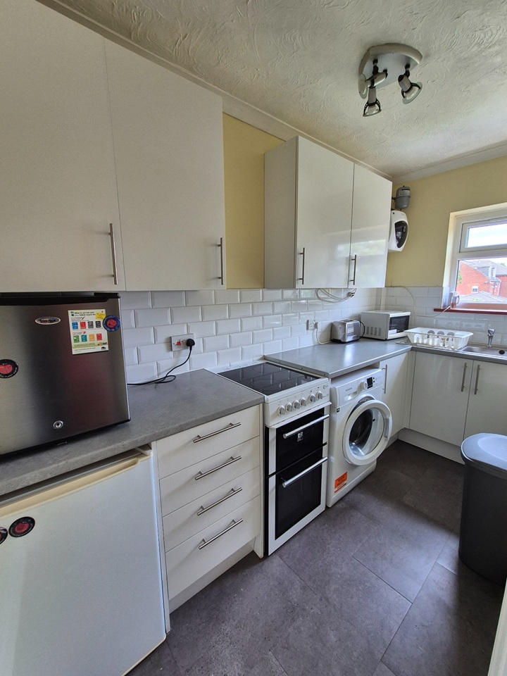 1 Bed Flat, Avenue Road, SO14