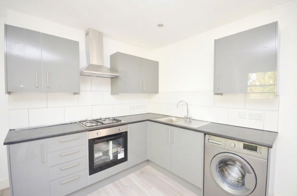 2 Bed Flat, East Dulwich Grove, SE22 photo 2