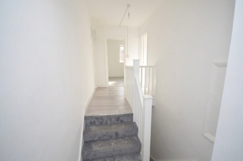 2 Bed Flat, East Dulwich Grove, SE22 photo 3
