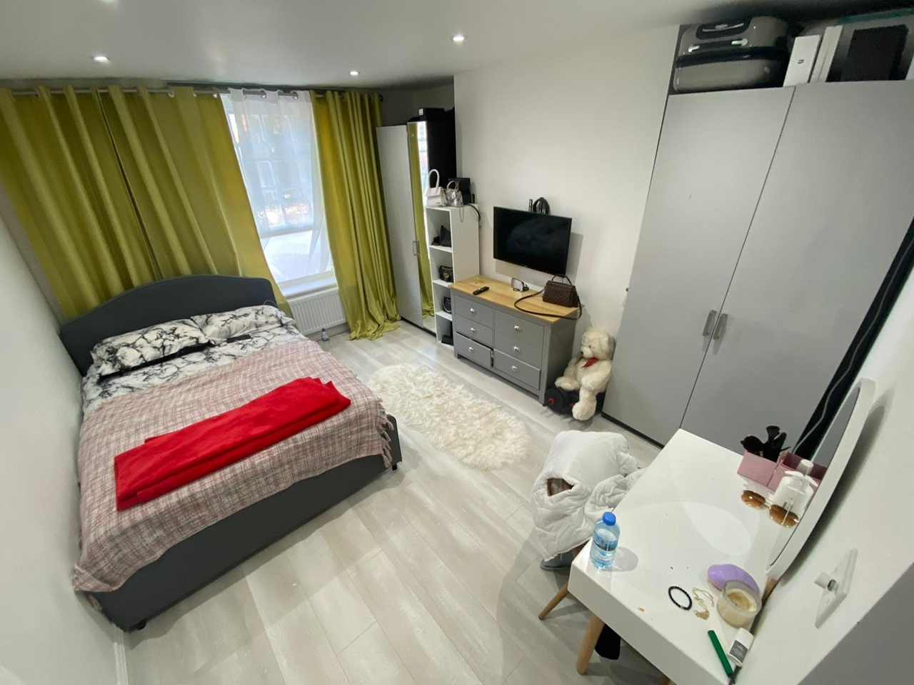 1 Bed Flat, Buckmaster House, N7 photo 3