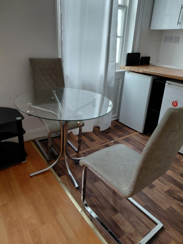 1 Bed Flat, Gloucester Place, NW1 photo 4