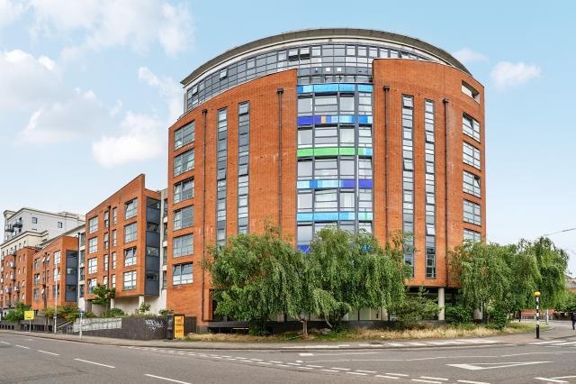 3 Bed Flat, Kennet Street, RG1