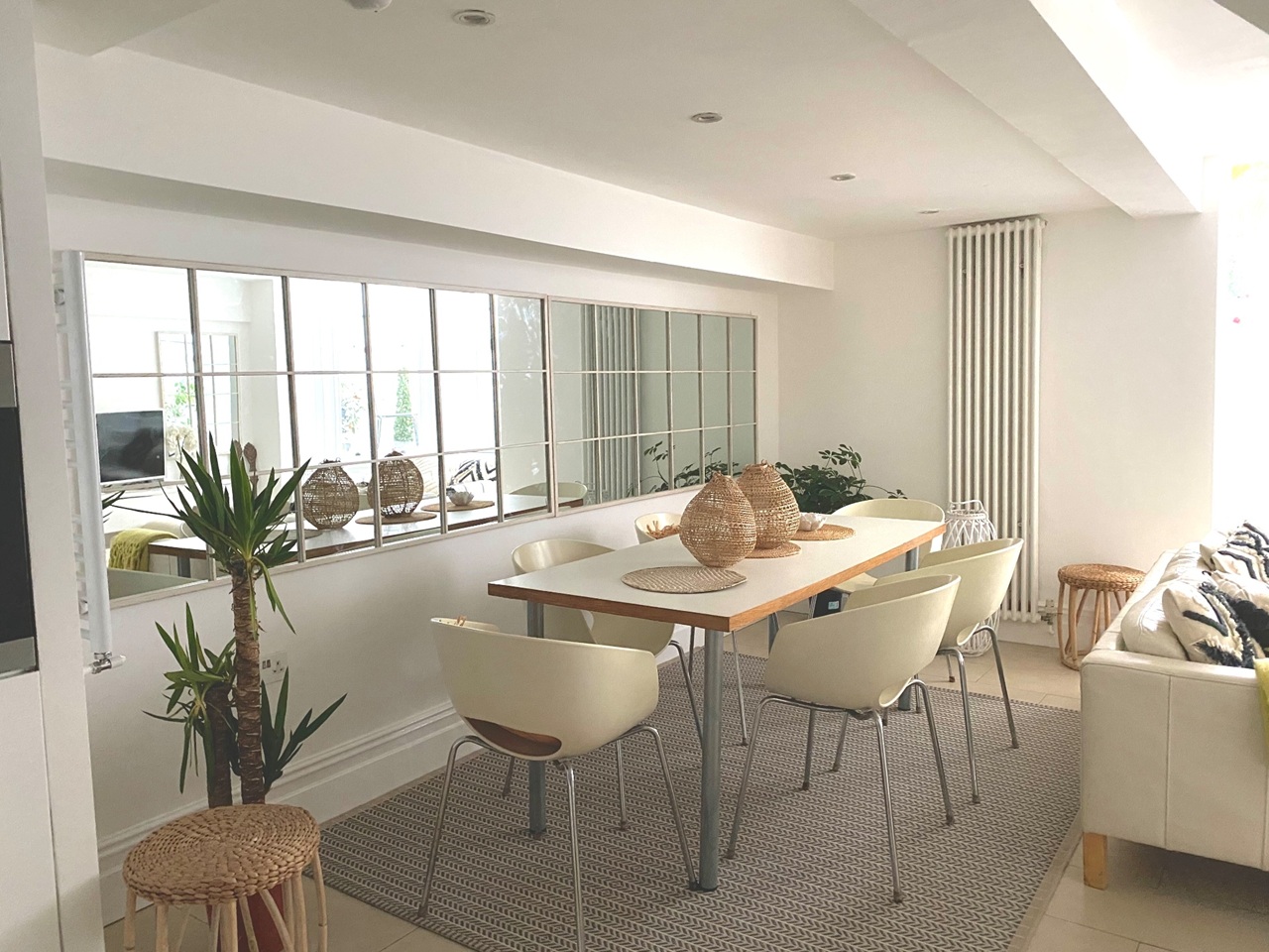 2 Bed Flat, Clapham Common South Side, SW4 photo 2