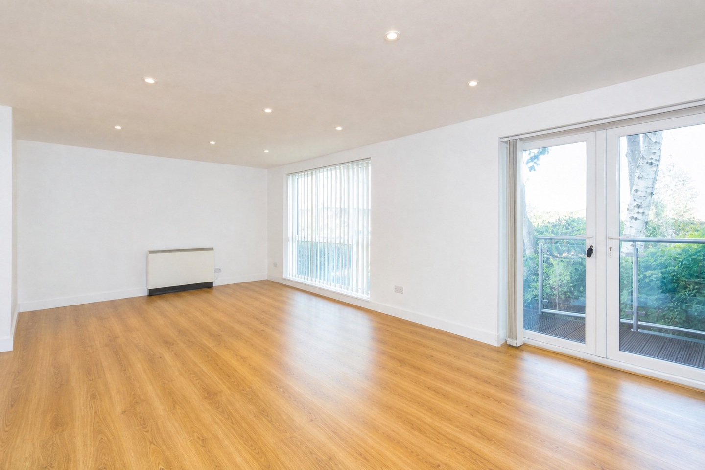 2 Bed Flat, Garden Lodge Close, DE23 photo 2