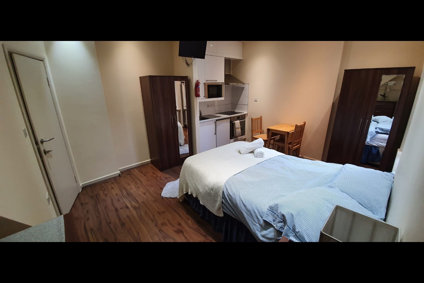 Studio Flat, Ashmore Road, W9 photo 4