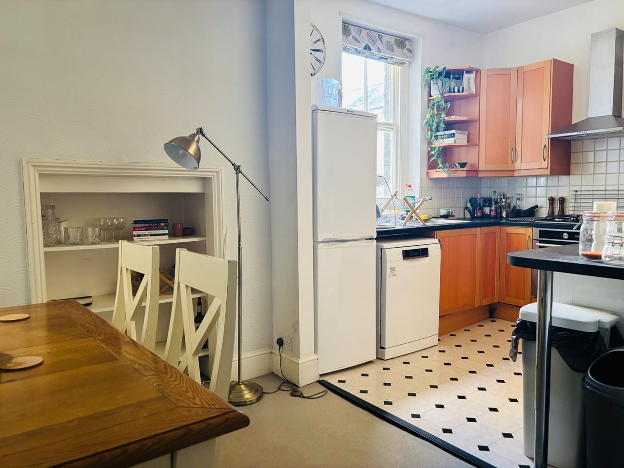 2 Bed Flat, Salisbury House, SW2 photo 3
