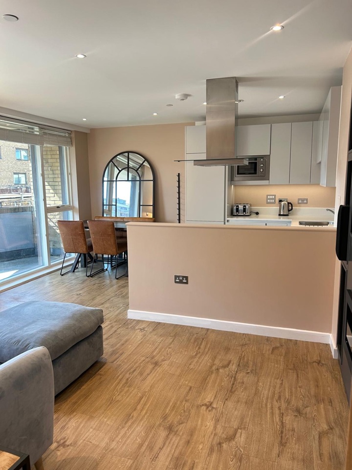 1 Bed Flat, Angel Lane, SE17 photo 2