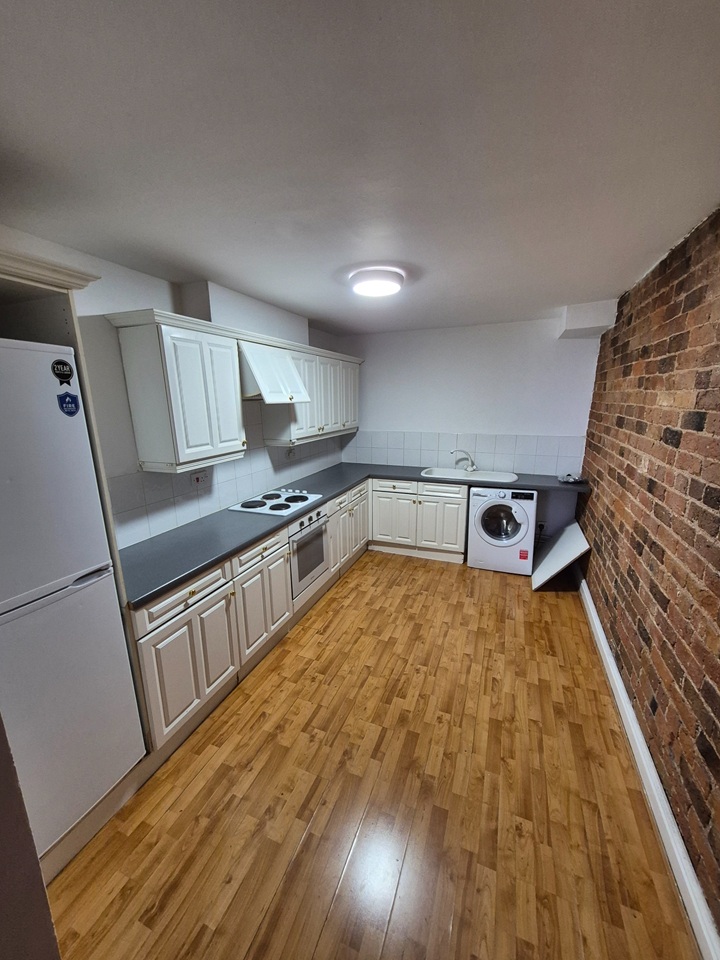 1 Bed Flat, Hackins Hey, L2 photo 3