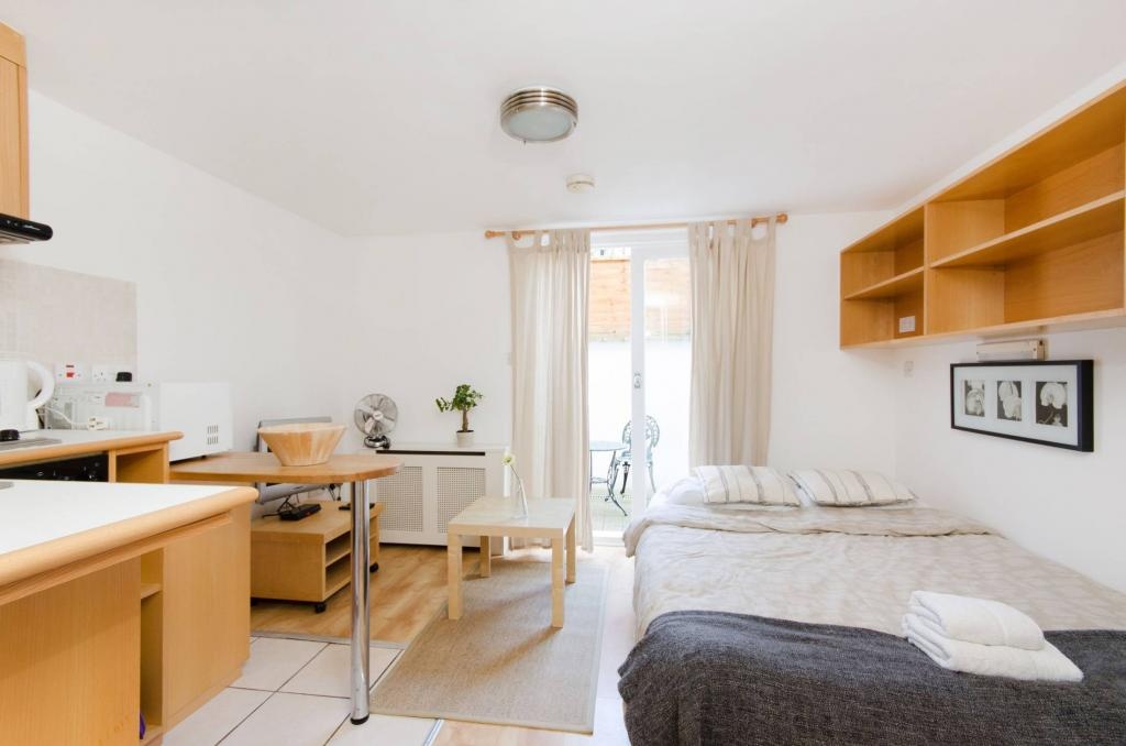 Studio Flat, West Cromwell Road, SW5