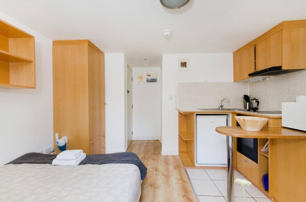 Studio Flat, West Cromwell Road, SW5 photo 5