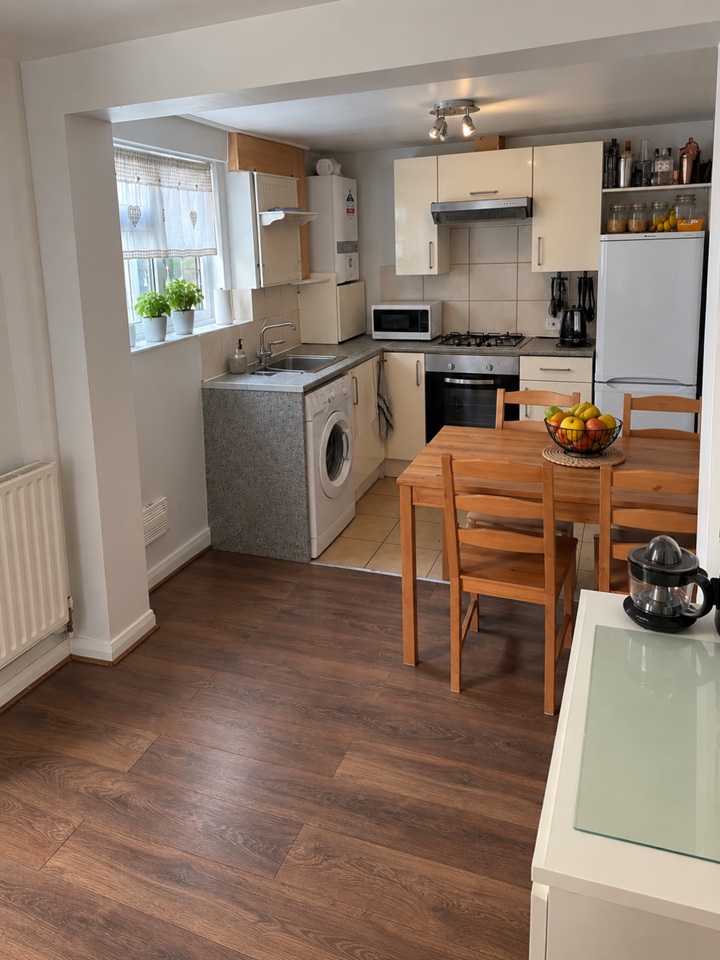 Room in a Shared Flat, Sherbrooke Road, SW6
