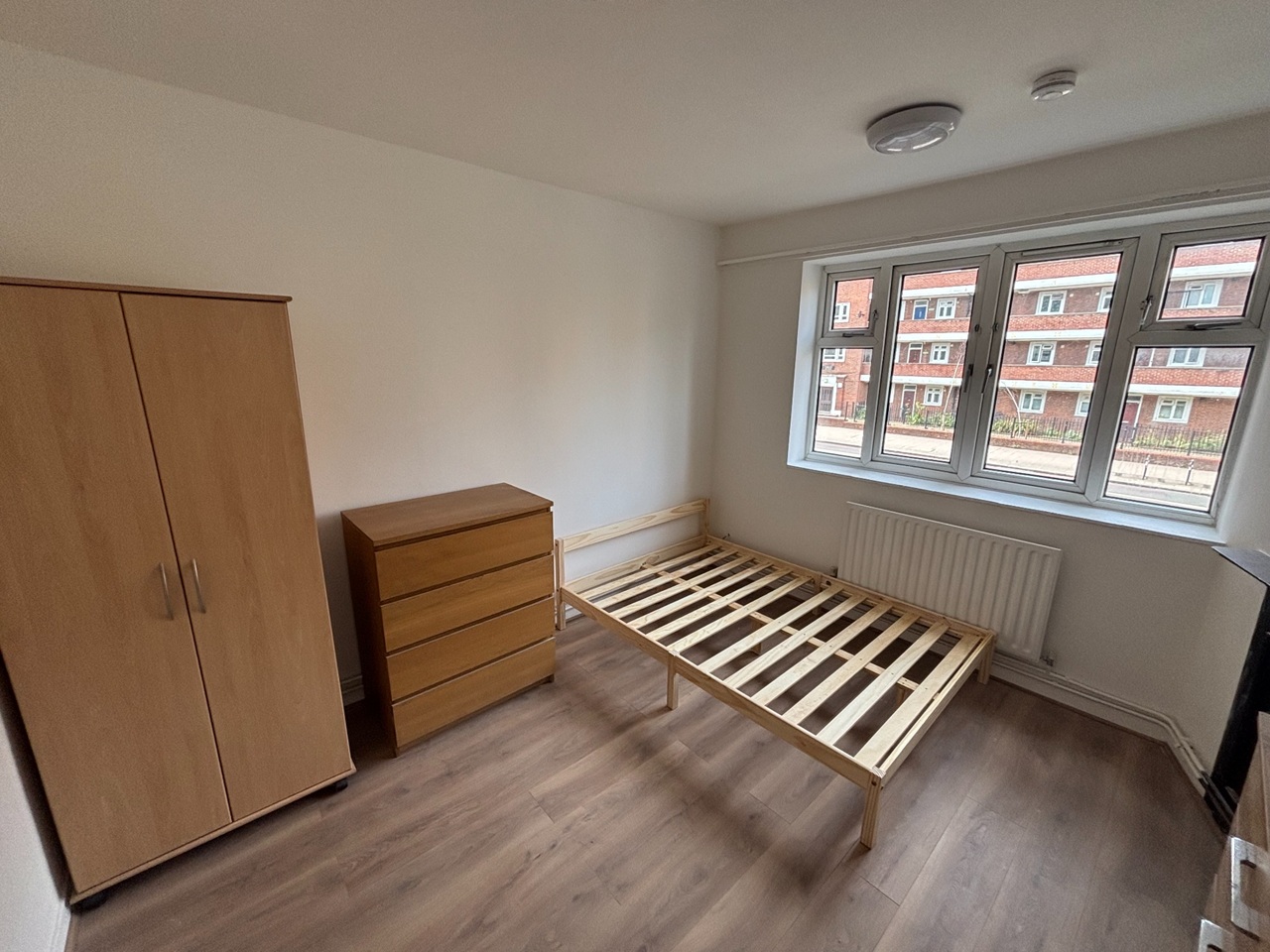 3 Bed Flat, Morant House, SW9 photo 3