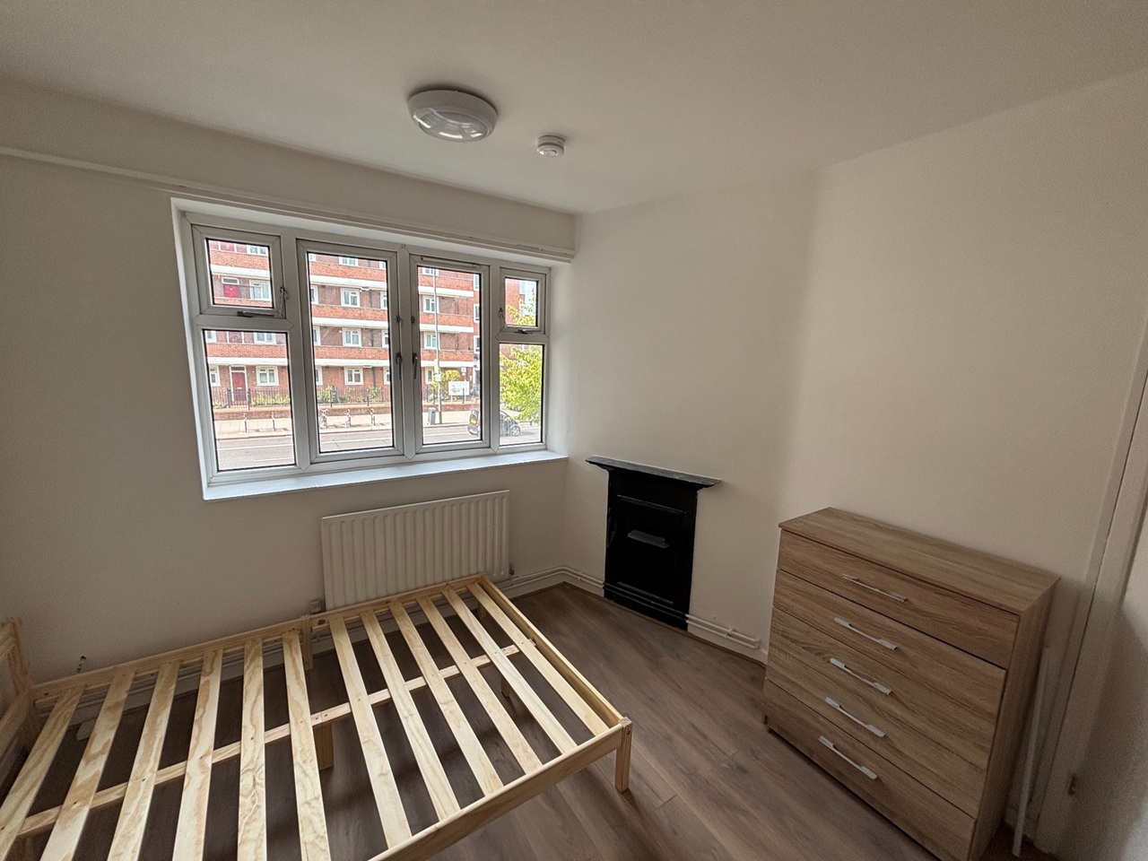 3 Bed Flat, Morant House, SW9 photo 4