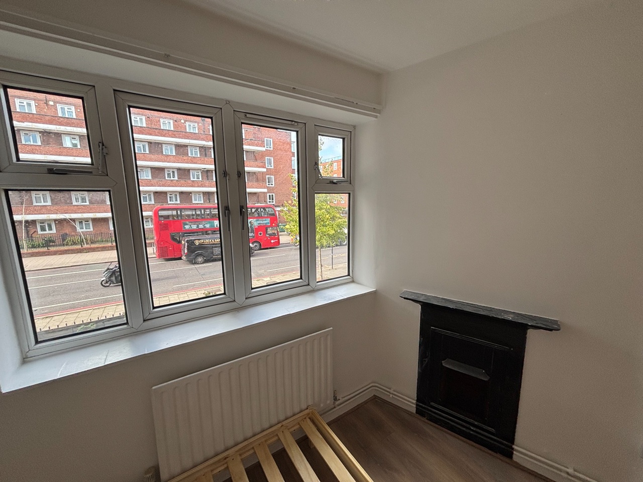 3 Bed Flat, Morant House, SW9 photo 5