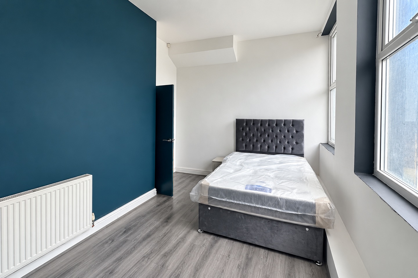 3 Bed Flat, Latimer St, L5 photo 2