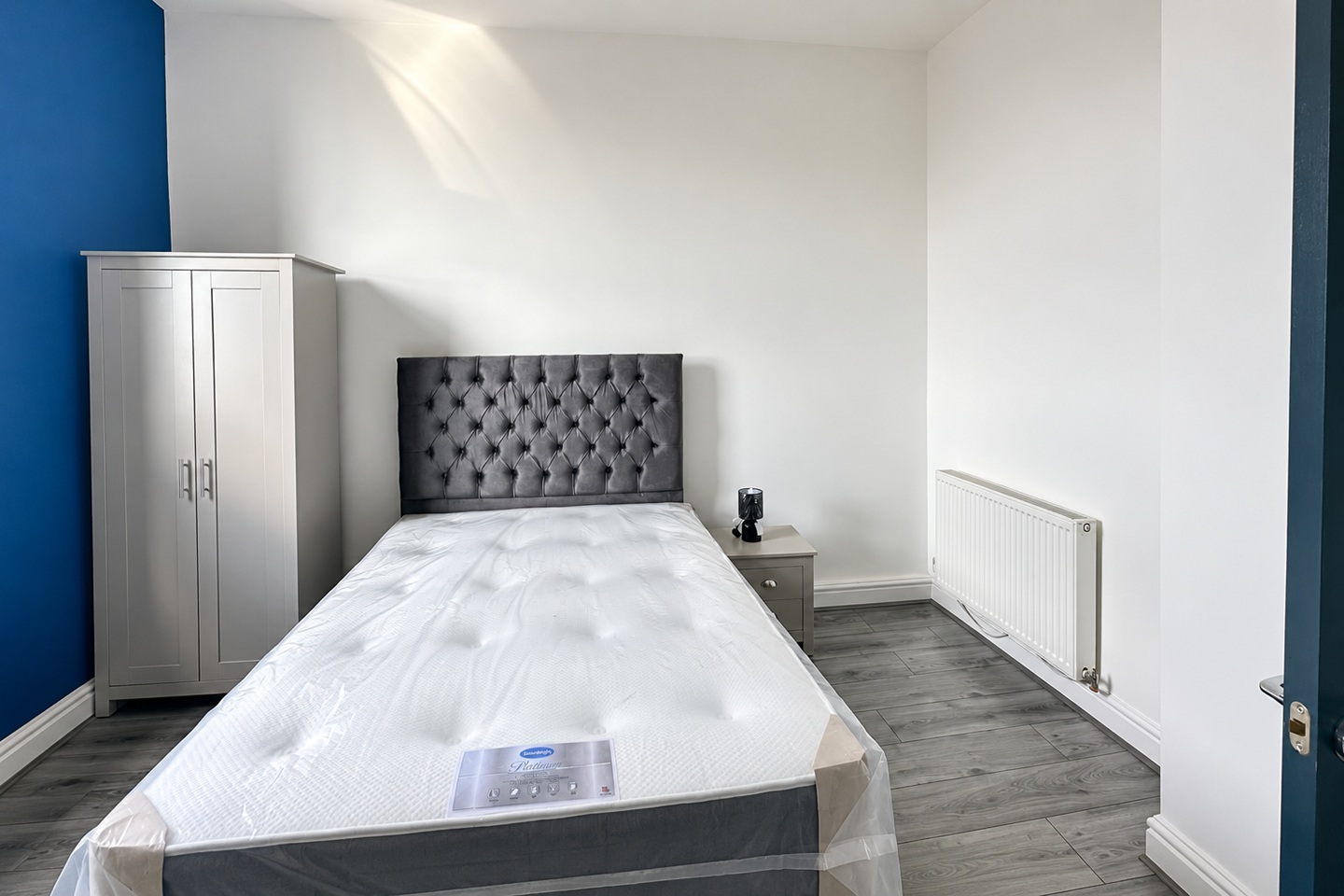 3 Bed Flat, Latimer St, L5 photo 4