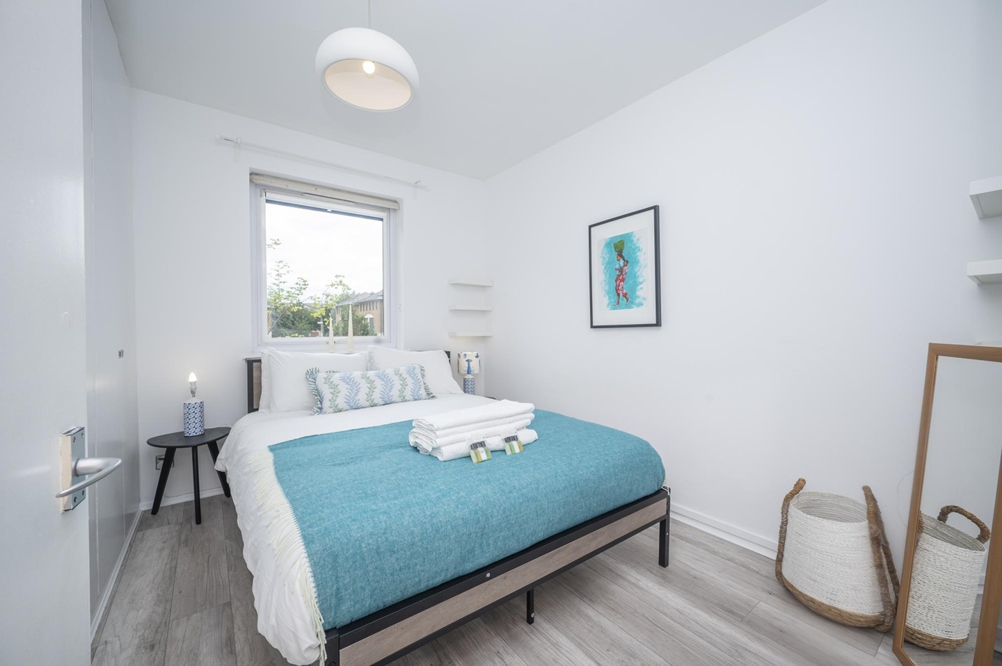 1 Bed Flat, London, SE16 photo 2