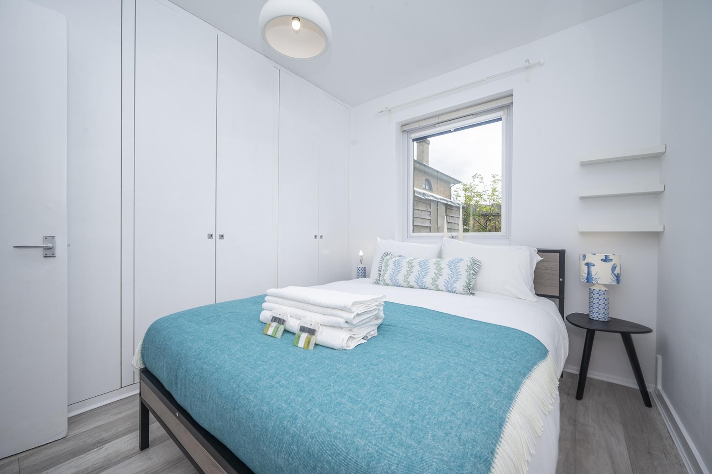 1 Bed Flat, London, SE16 photo 3