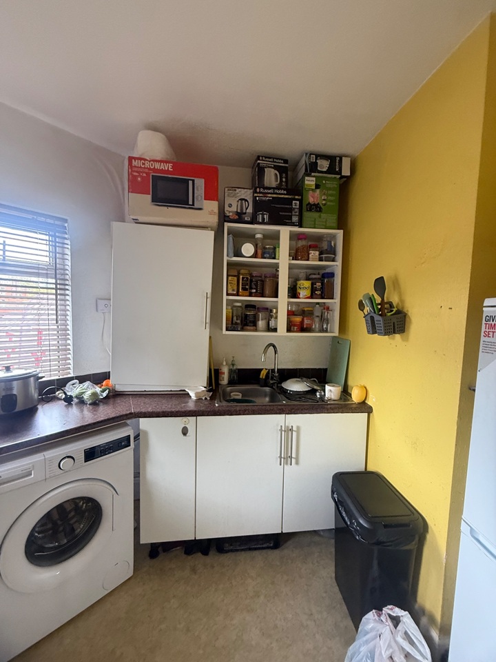 Room in a Shared Flat, Hartfield Crescent, B27 photo 5