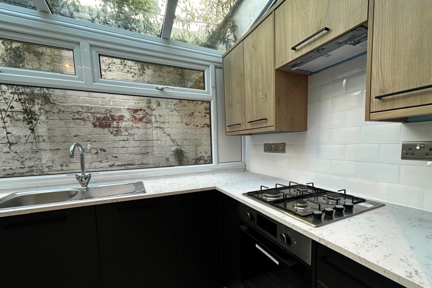 2 Bed Terraced House, Gloucester St, BS8 photo 4