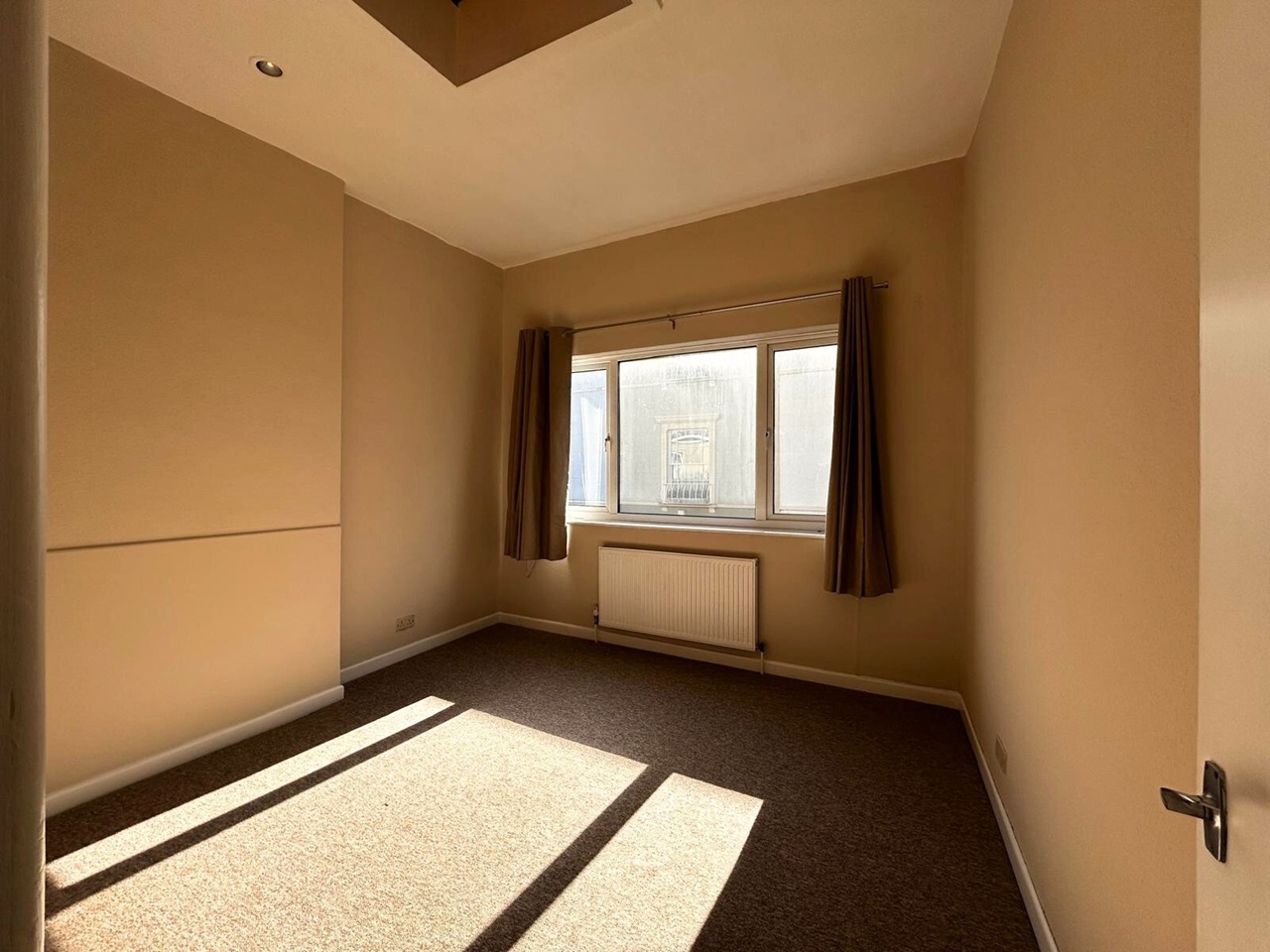 2 Bed Terraced House, Gloucester St, BS8 photo 5
