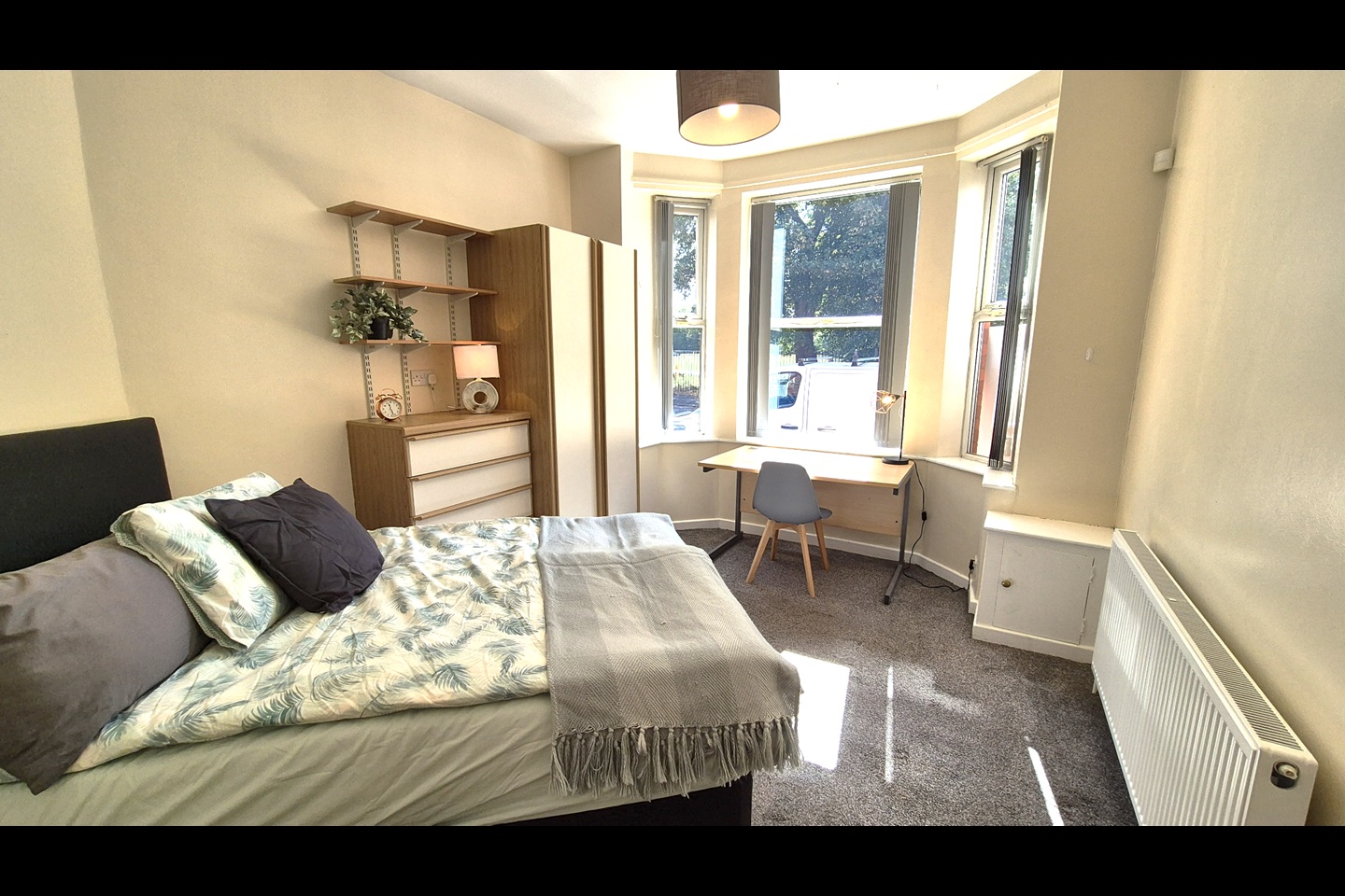 5 Bed End Terrace, Platt Lane, M14