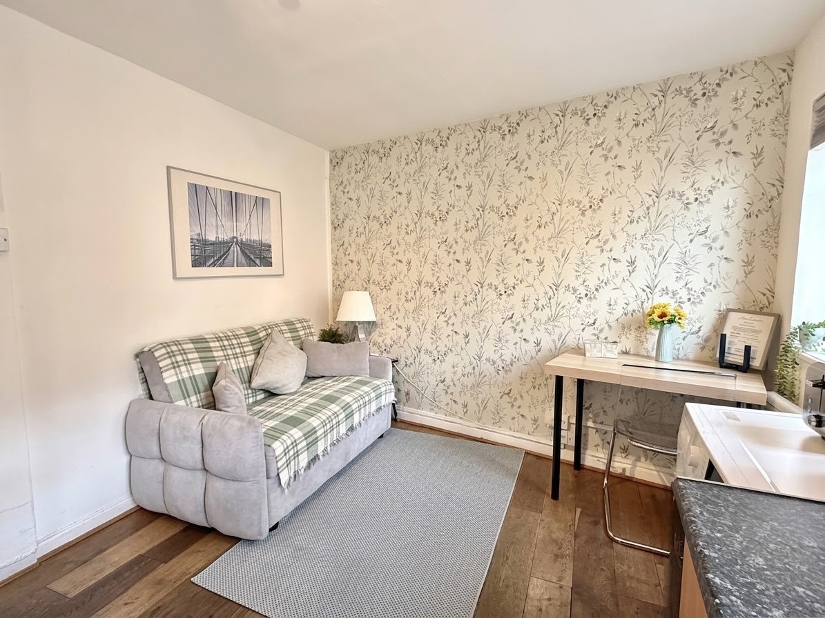 1 Bed Flat, Adam & Eve Court, W1D