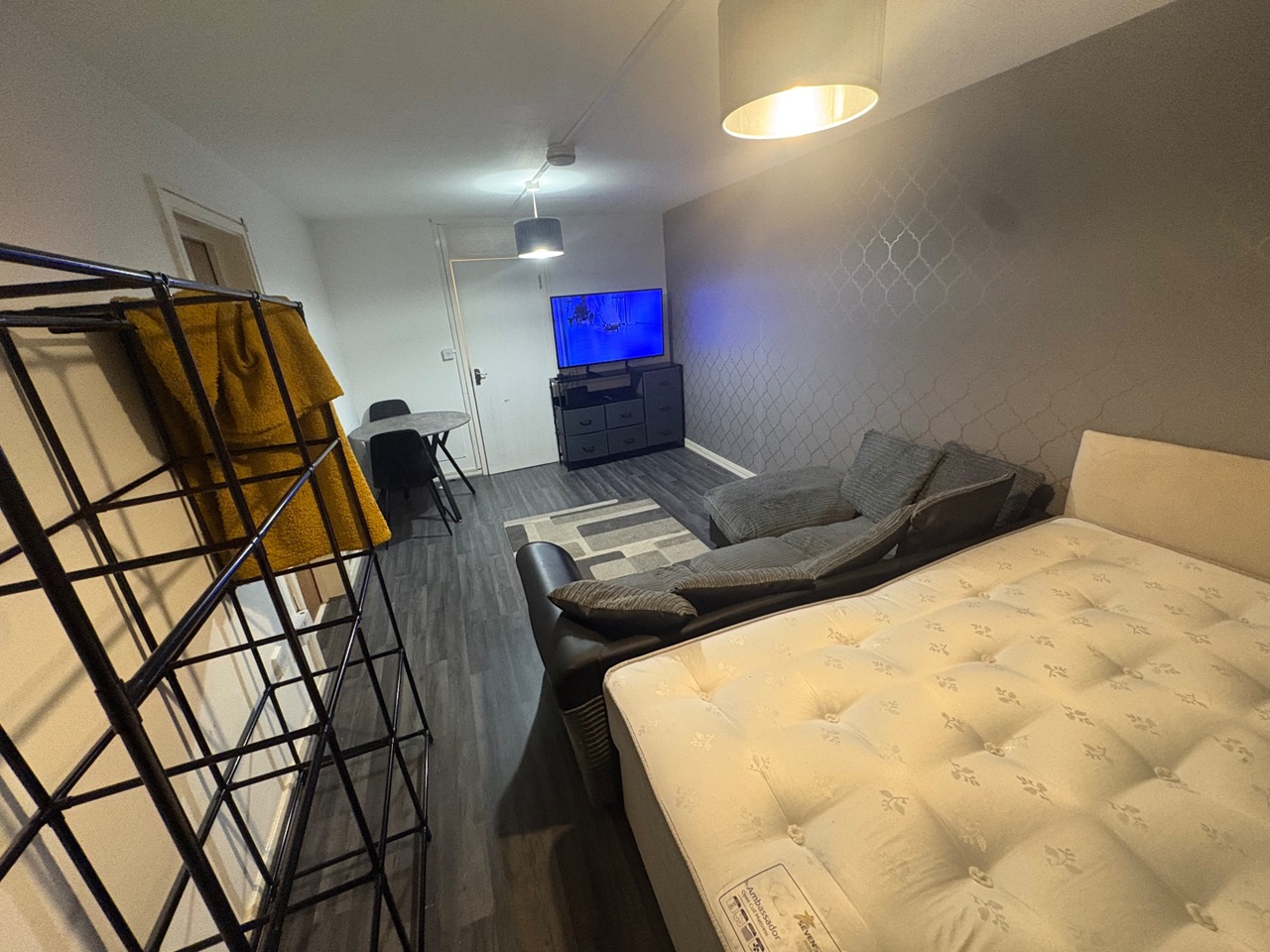 Room in a Shared Flat, Clydesdale Tower, B1 photo 3