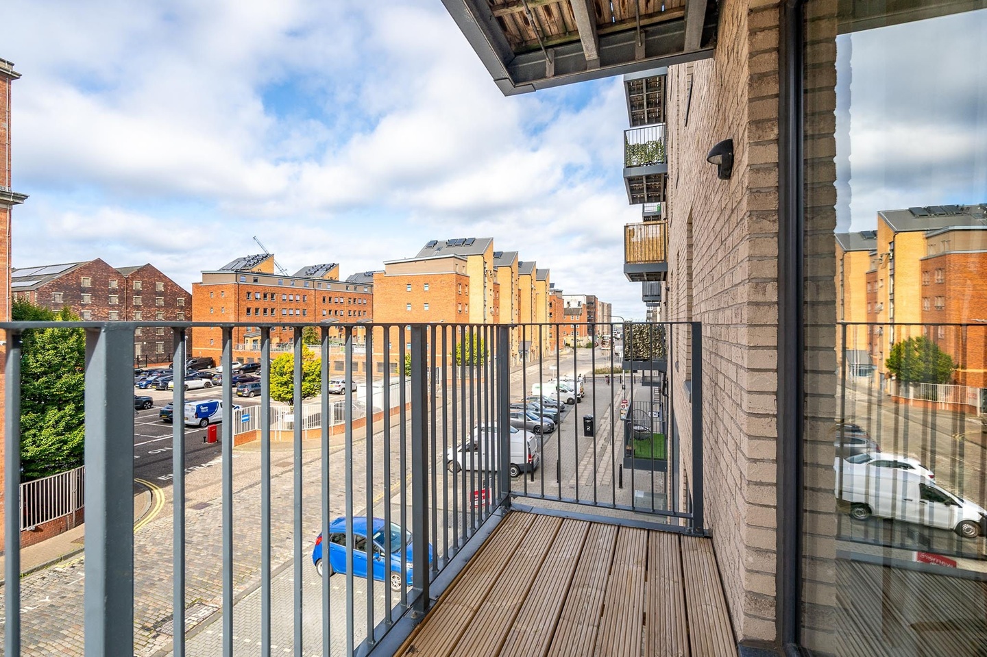 2 Bed Flat, Salamander Place, EH6 photo 5