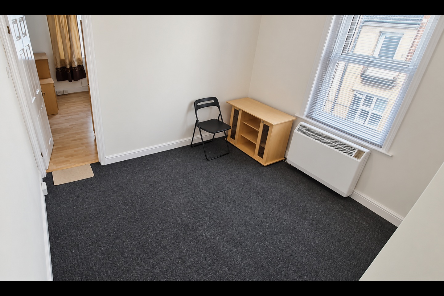 1 Bed Flat, Suffolk Avenue, SO15 photo 5