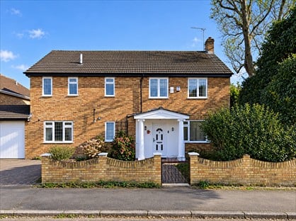 Studio Flat, New Haw, KT15