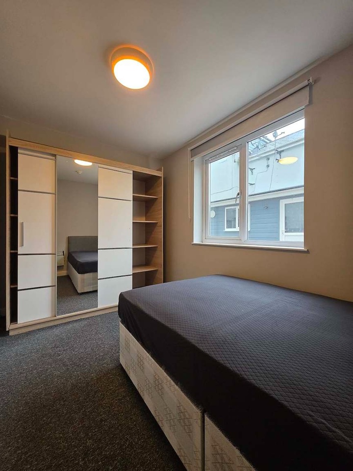 1 Bed Flat, Broadway, CF24 photo 4